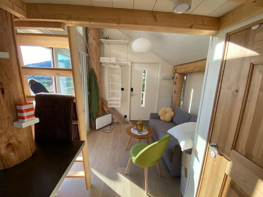 Minihus Med Drommeutsikt Til Sunnmorsalpene Apartment Aure  Exterior photo